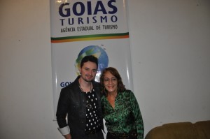Prefeita Cida Furtado com o cantor Victor Marinho
